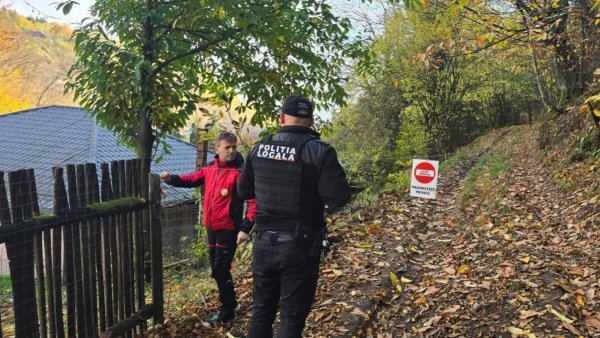 Biciclist rănit după ce a lovit un cablu întins pe un traseu montan din Maramureş