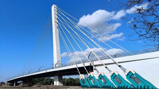 ARAD: Reparații la noul pod hobanat, după 9 luni de la inaugurare