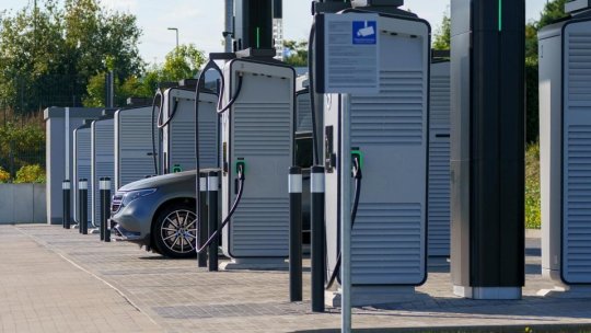 Vânzările de vehicule electrice, la un nivel record în UE