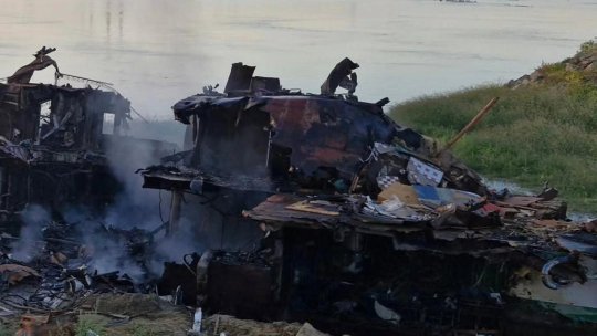 GIURGIU: Bordul unei nave dezafectate la malul Dunării, cuprins de incendiu din cauza unui aparat de tăiere