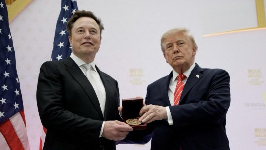Trump îl decorează pe Musk cu o medalie pentru știință și îl numește „comoară națională”