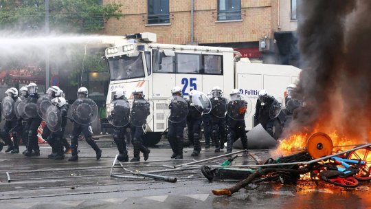 Proteste violente la Bruxelles, față de planurile guvernului belgian de a mări TVA și de a modifica indexarea salariilor