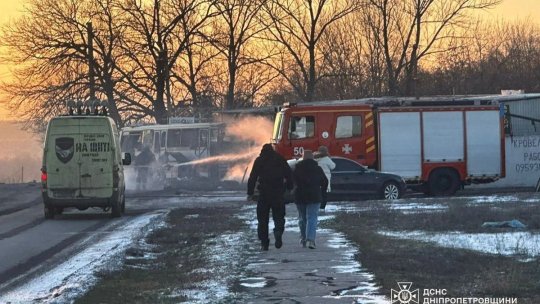 Ucraina: Cel puţin 12 morţi într-un atac cu dronă rusească asupra unui autobuz în regiunea Dnipropetrovsk