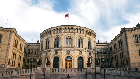 Norvegia: Menținerea monarhiei, votată de Parlament cu majoritate covârşitoare