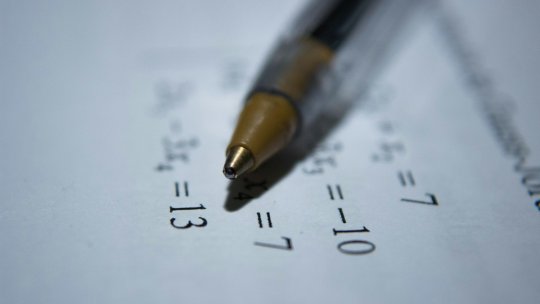 Evaluare Națională 2026: Aproape 4.900 de absenţi și patru elevi eliminaţi la proba de Matematică