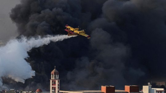 Grecia: Un nor toxic provenit de la un incendiu ajunge la Atena