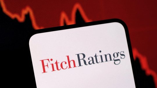 Fitch menţine ratingul României la BBB-, perspectivă negativă