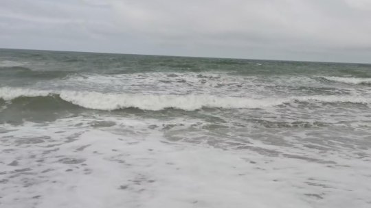 Fragment de dronă fără încărcătură explozivă care plutea în Marea Neagră, descoperit în zona Costinești