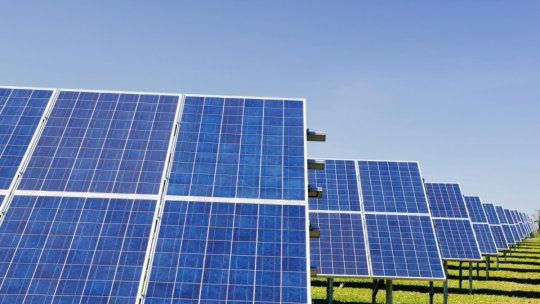 DOLJ: Proiect de energie solară și stocare în baterii, construit la Dobrești