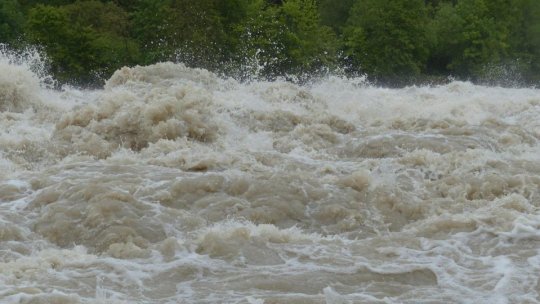 INHGA: Cod galben de viituri pe râuri din 19 judeţe