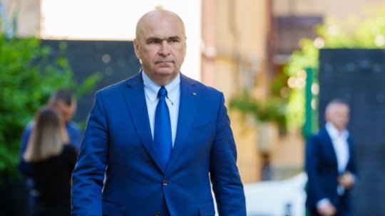 Premierul Bolojan acuză PSD că a blocat acordul pentru Legea salarizării: România pierde 770 de milioane de euro