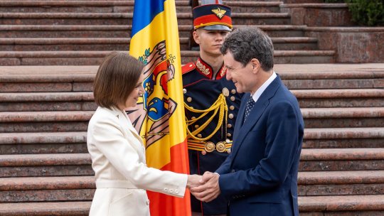 Președinții Nicușor Dan și Maia Sandu, împreună la parada militară de Ziua Independenței Republicii Moldova | VIDEO