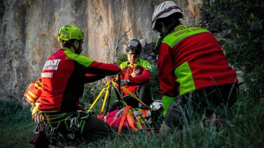 Doi turişti rătăciţi şi unul accidentat, recuperați de salvamontiștii brașoveni
