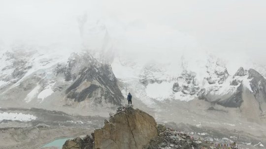 Inundațiile devastatoare din Nepal: Ghețarii din Himalaya se topesc mai repede, iar economia Indiei este „în pericol”