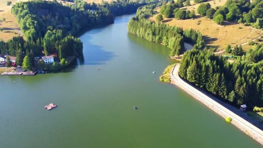 CARAȘ-SEVERIN: Lacul Trei Ape, golit pentru lucrări de reabilitare a barajului