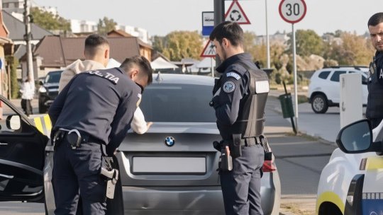 Șofer tras pe dreapta în timp ce conducea haotic pe un drum din Mureș: Testul rapid a indicat că era drogat | VIDEO