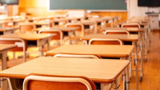 7.800 de posturi de director şi director adjunct în școli și licee, scoase la concurs