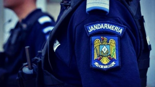 Zeci de susținători ai lui Călin Georgescu, în fața sediului DIICOT. Jandarmeria a dispus măsuri de ordine și siguranță