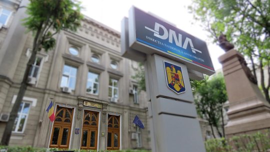 Vameși și un poliţist de frontieră, reținuți într-un dosar de contrabandă cu bunuri aduse din Ucraina