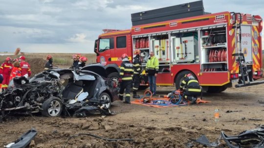 Grav accident rutier în județul Iași: 3 persoane au murit în coliziunea dintre un autoturism și un camion