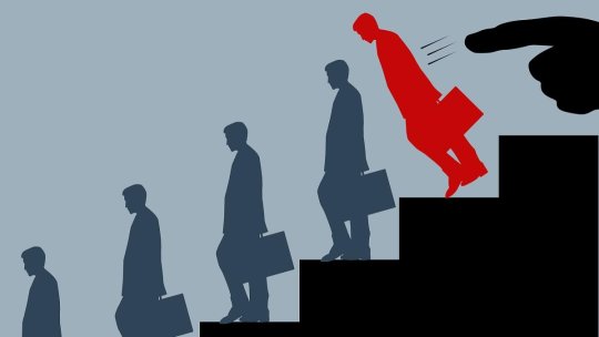 Numărul funcţiilor de conducere din Ministerului Economiei, redus de la 80 la 48