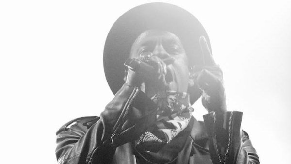 Femeia care l-a acuzat de viol pe rapperul american Jay-Z admite că a mințit