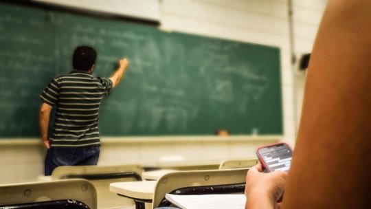 Ministerul Educației a lansat un program pentru prevenirea analfabetismului funcţional şi abandonului şcolar