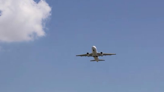 Pilot arestat după ce a încercat să își înjunghie colegul la bordul unui avion Flydubai