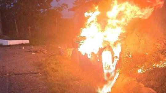 SUCEAVA: Doi adolescenți au murit într-un accident rutier, urmat de un incendiu