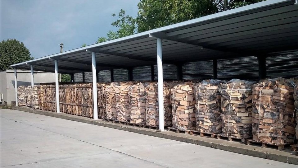 Romsilva, pregătită de sezonul rece: Regia are stocuri de lemn de circa 400.000 de metri cubi